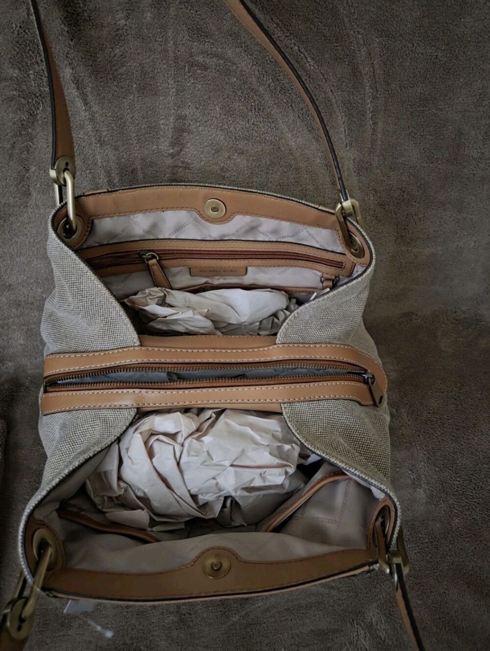 NWT MICHAEL KORS NATURAL COLORS LEATHER/TEXTILE LARGE POCKETS SHOULDER TOTE - Picture 3 of 15